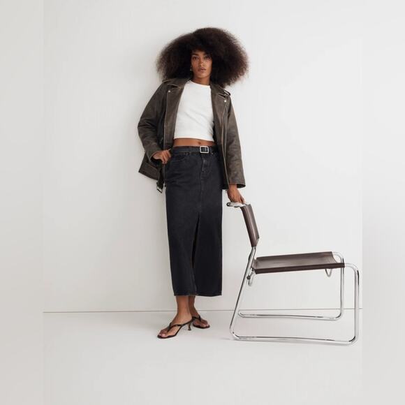 Madewell Dresses & Skirts - Madewell mid rise midi denim jean skirt with slit in lunar faded black 31